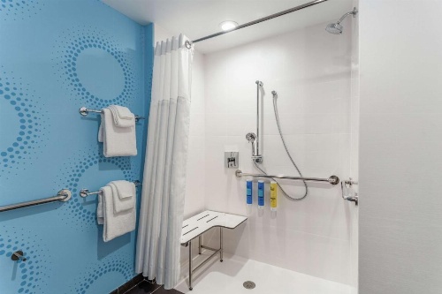 Tru by Hilton Vestal Binghamton, NY image 16